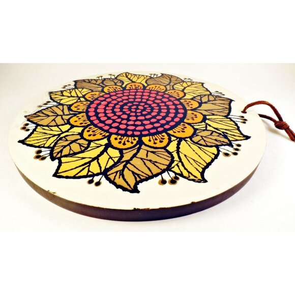 Kitschy Trivet FLOWER POWER 11 inch Wall Hanging MOD Decor Orange Red Wood - Picture 4 of 8